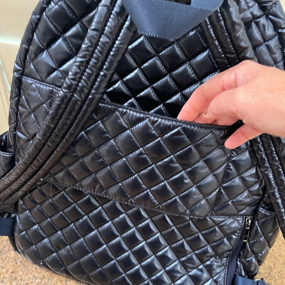 Oliver Thomas 24 + 7 Backpack for Peloton--Zippered Pockets, Shiny Blue EUC - Picture 12 of 13